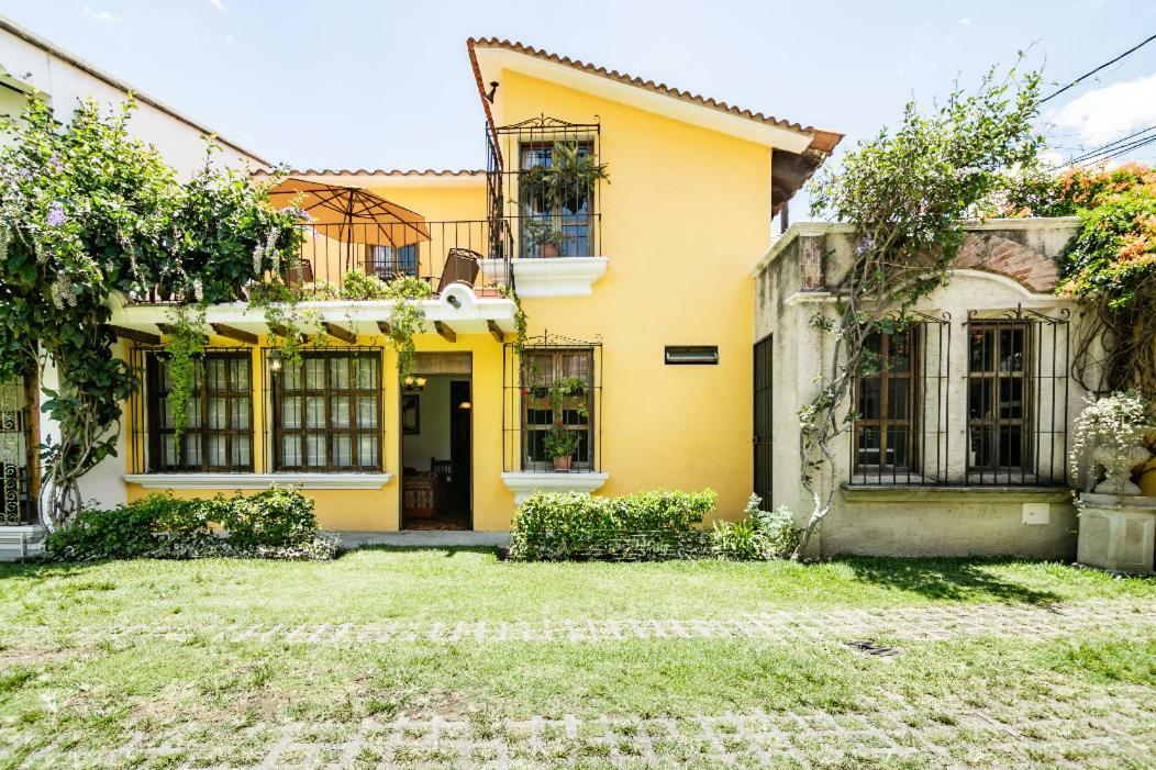 Villas Santa Ana-Ricardo Antigua Exterior photo